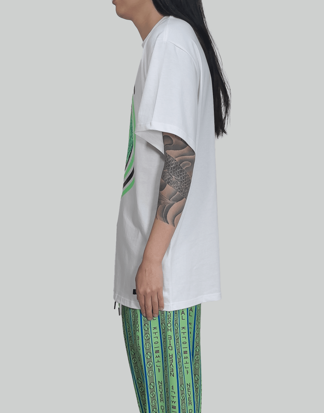 99%IS- Spiral "Fine! Apple" Meshed Eyes T-shirt - 082plus