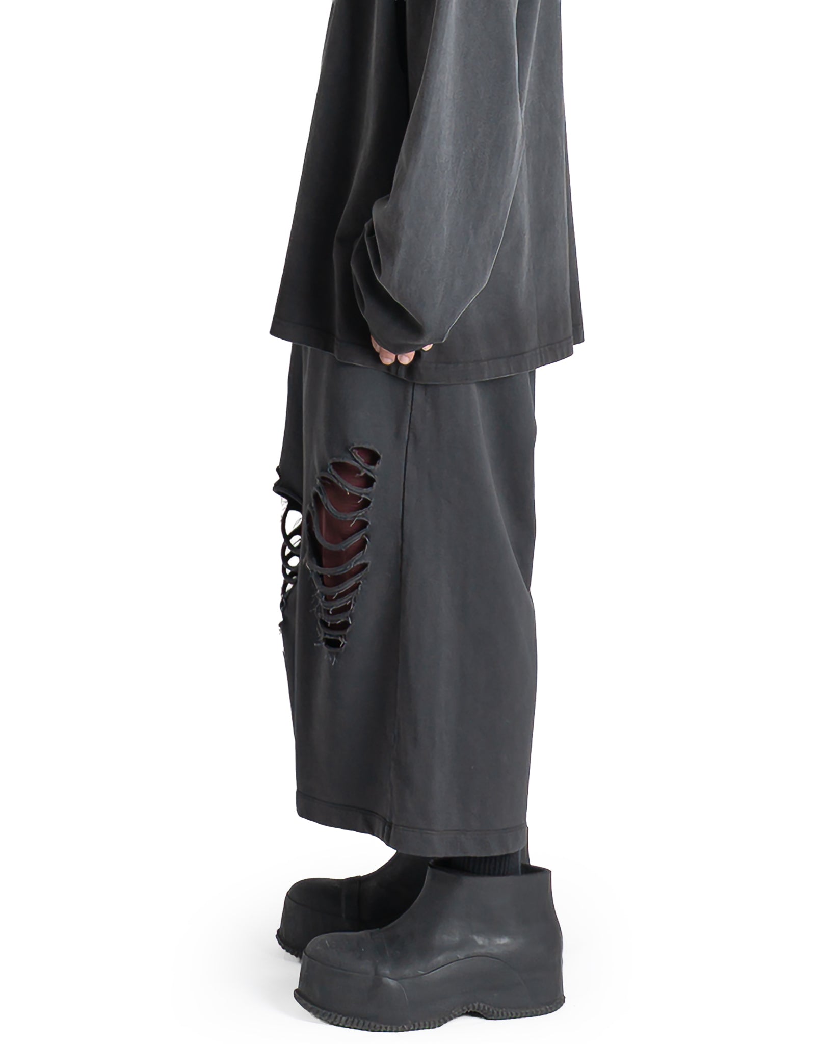 AVAVAV - AV-LOGO CUT-OUT SWEATPANT - 082plus