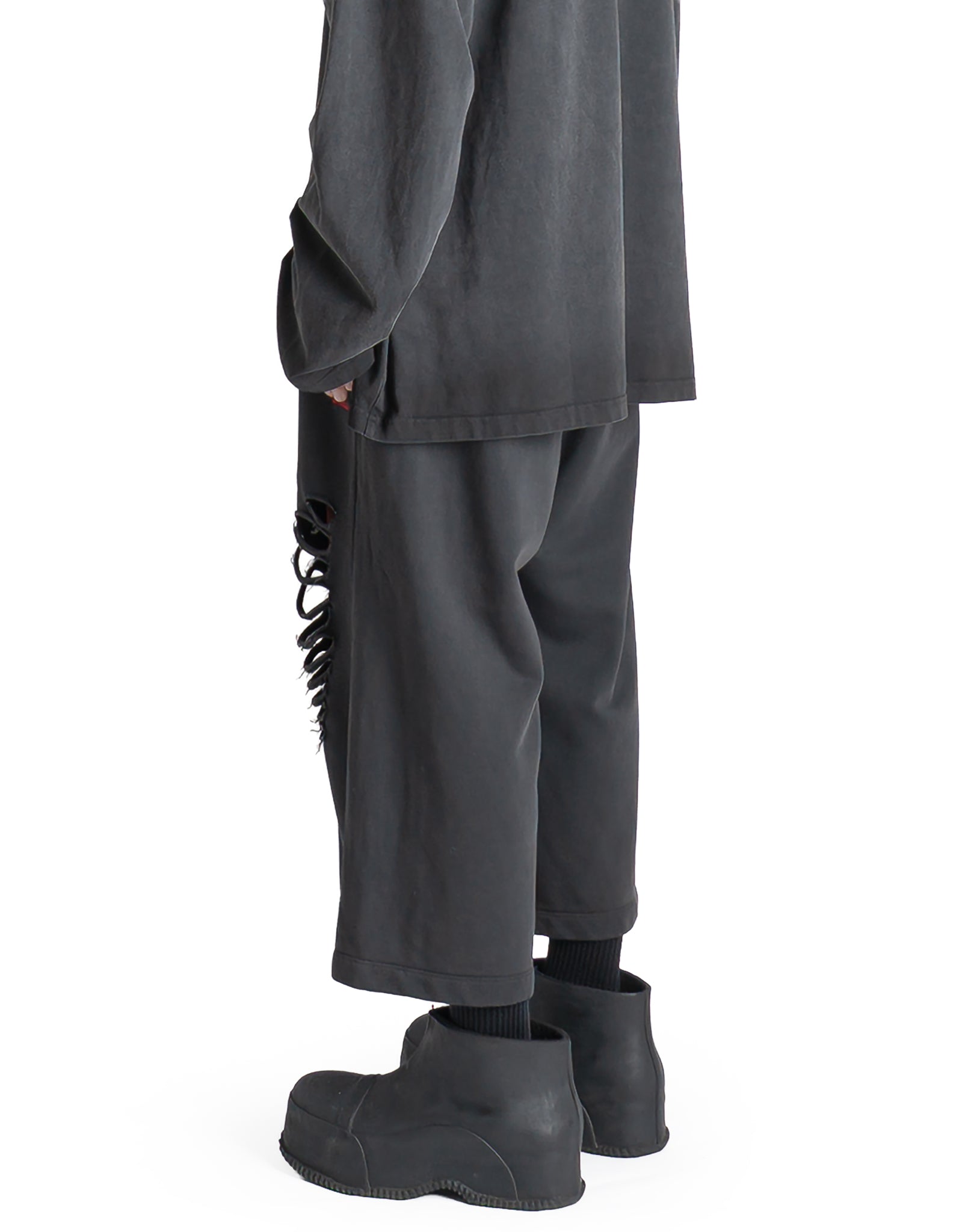 AVAVAV - AV-LOGO CUT-OUT SWEATPANT - 082plus
