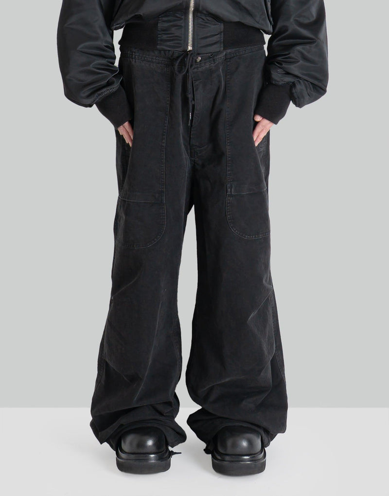 entire studios - BARREN CARGO - 082plus