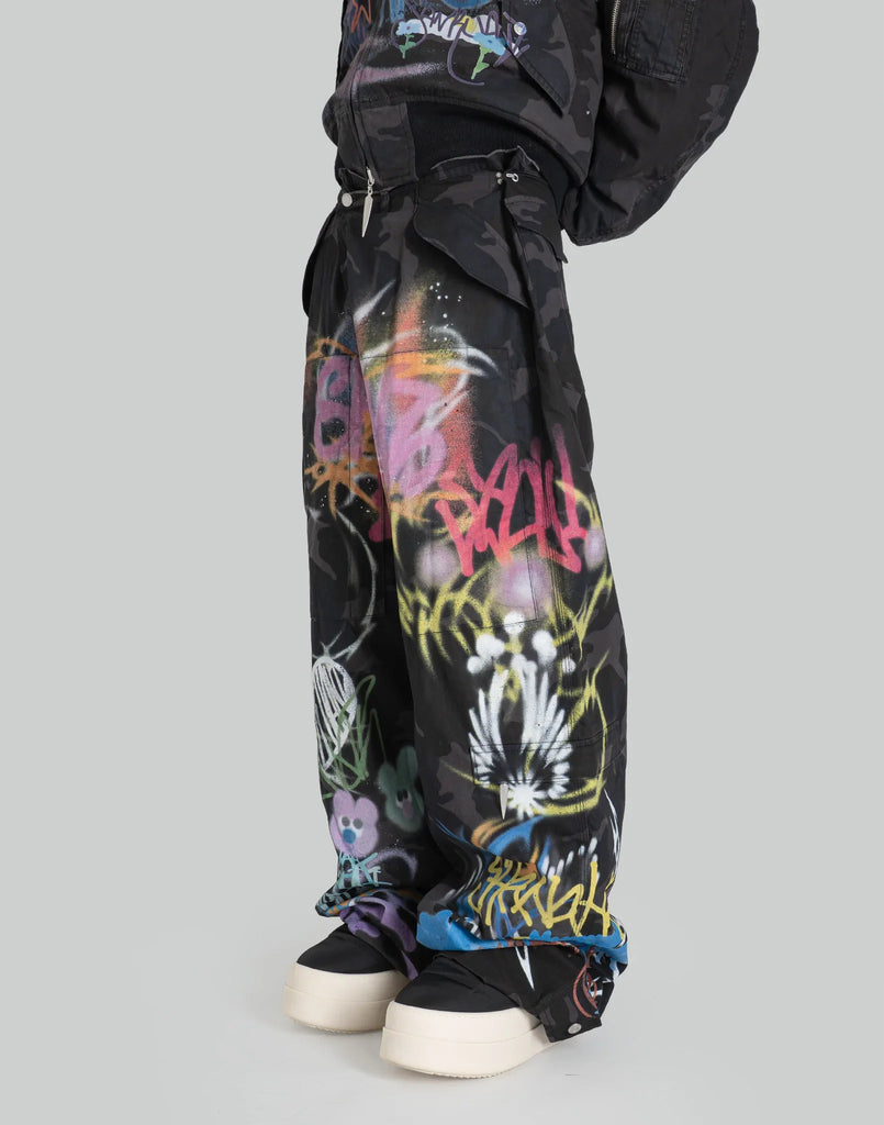 SANKUANZ BUMPY GRAFFITI PRINT CAMOUFLAGE CARGO PANTS – 082plus