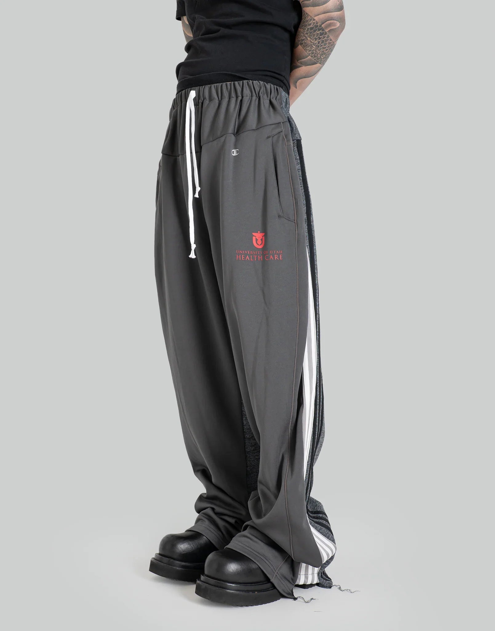 DISCOVERED Docking Wide Track Pants – 082plus