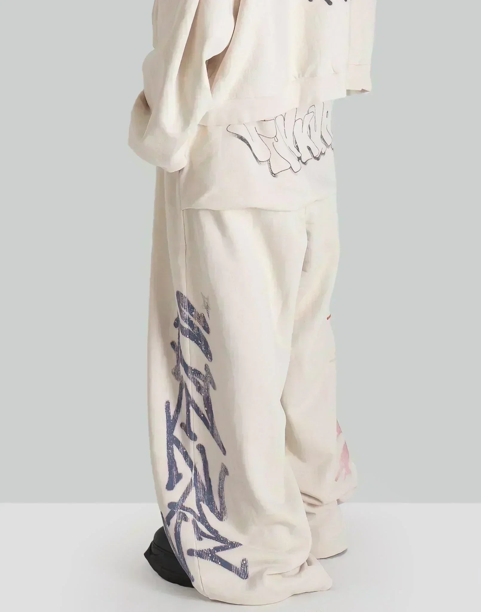 GRAFFITI PRINT WAISTBAND BAGGY SWEATPANTS XS