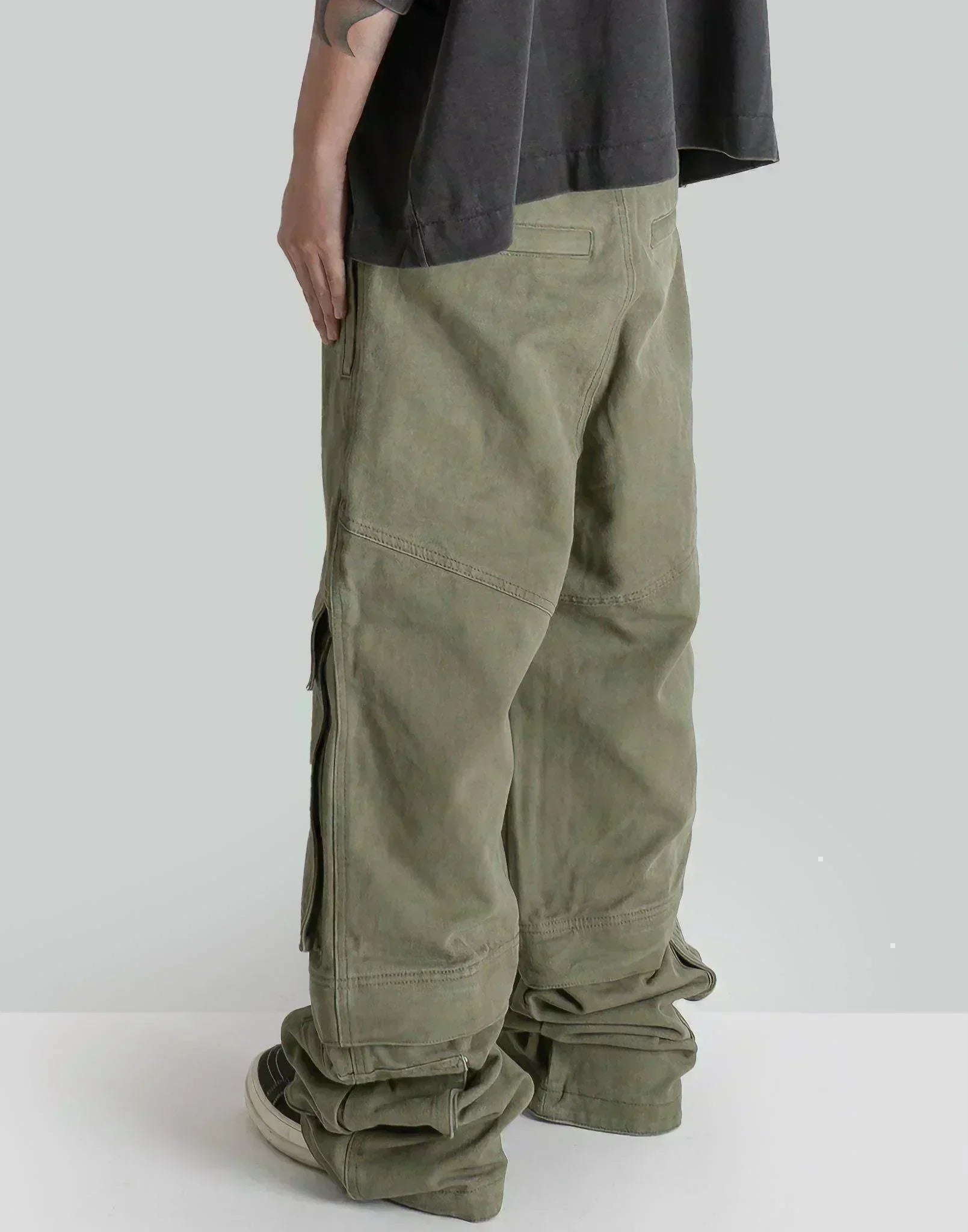 entire studios HARD CARGO – 082plus