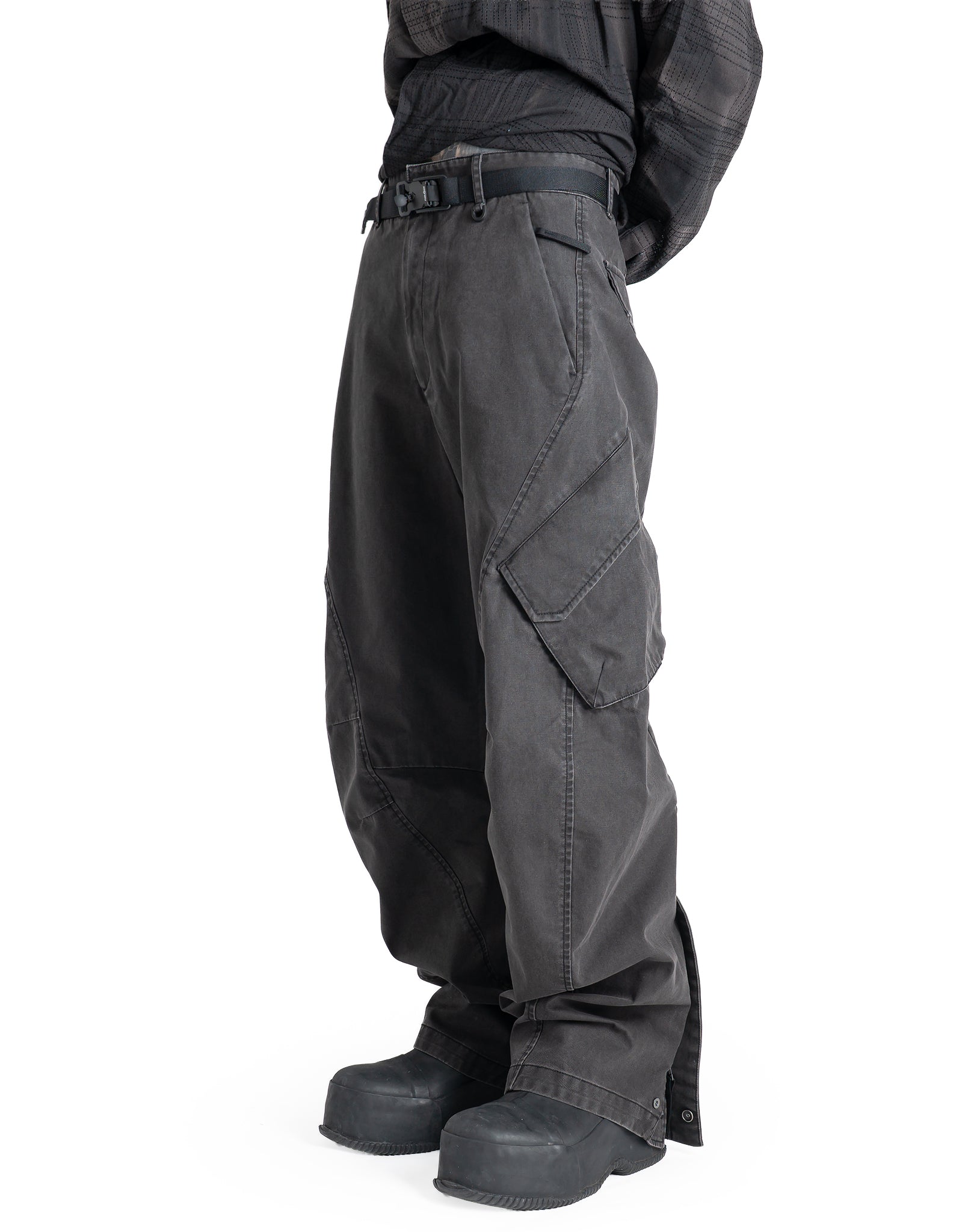 JiyongKim - x KOLON SPORT MULTI-POCKET TROUSERS - 082plus