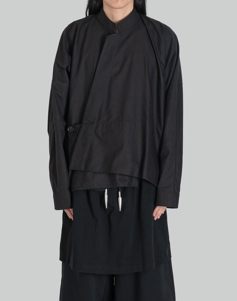 DIAGONAL CLOSURE LONG SLEEVE SHIRT