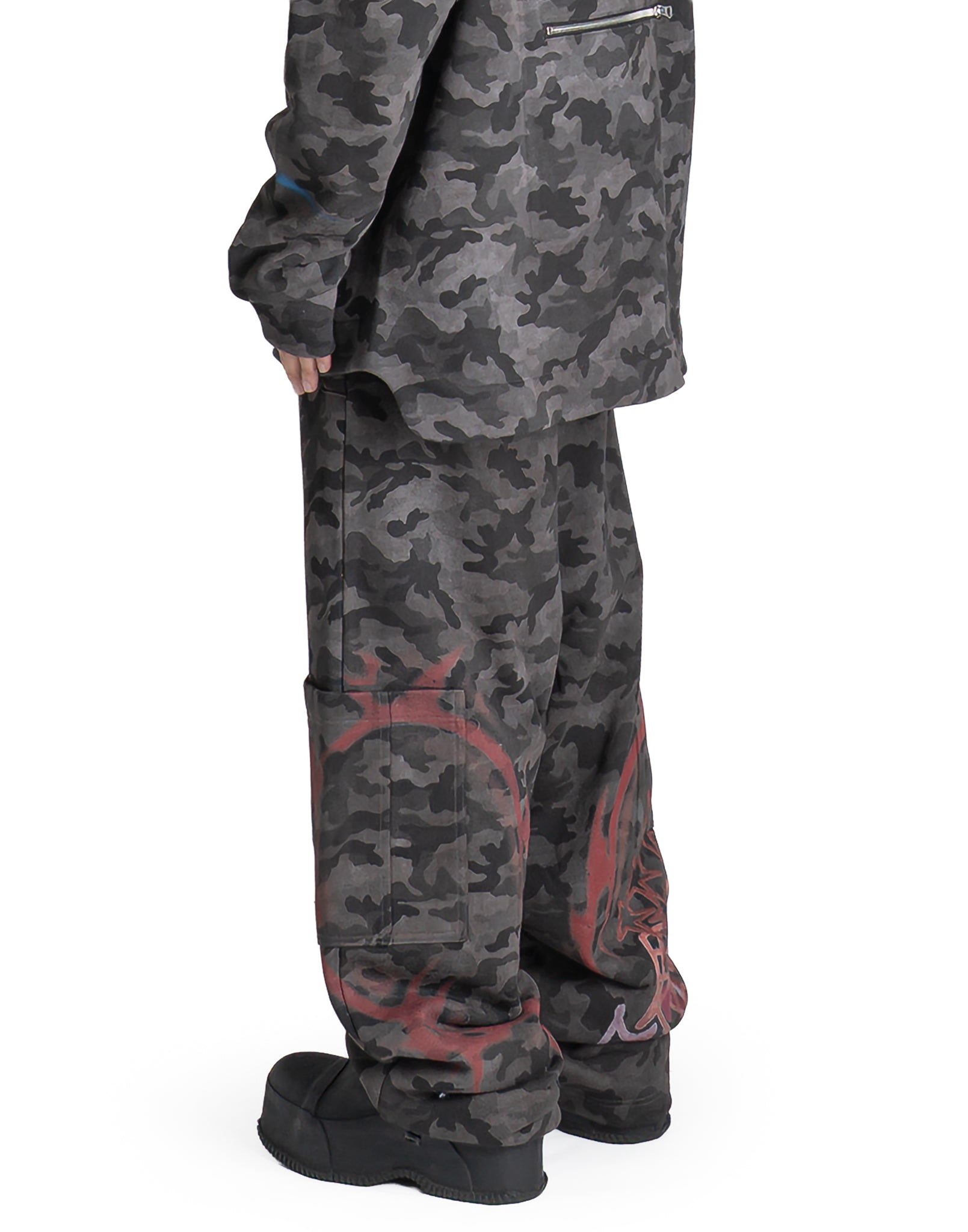 SANKUANZ - CAMO GRAFFITI COLOR-BLOCK PRINT SWEATPANTS - 082plus
