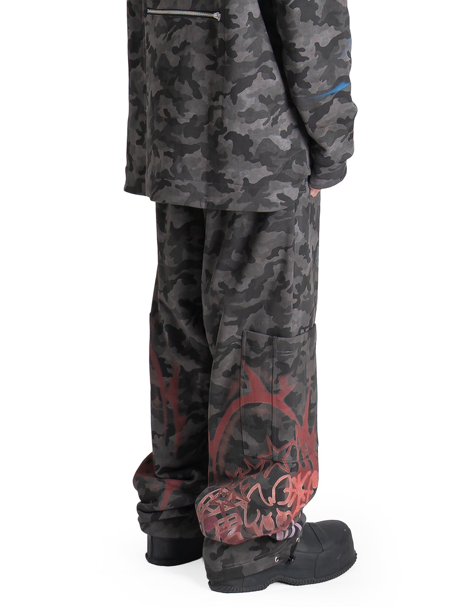SANKUANZ - CAMO GRAFFITI COLOR-BLOCK PRINT SWEATPANTS - 082plus