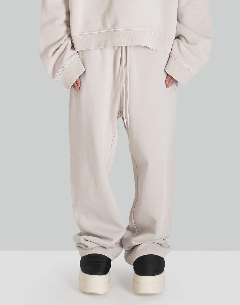 STRAIGHT LEG SWEATPANT