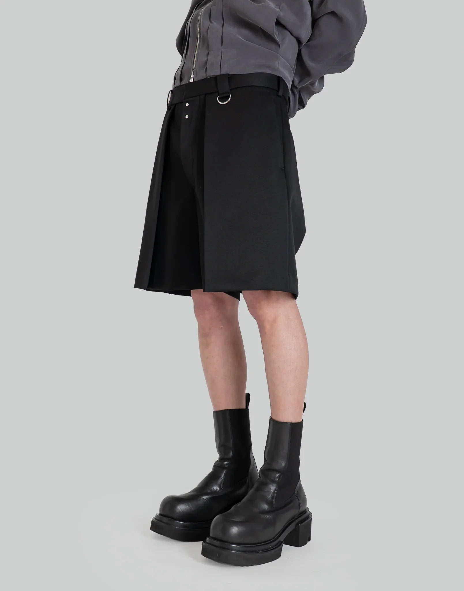 JOHN LAWRENCE SULLIVAN WOOL GABARDINE TUCKED WIDE SHORTS – 082plus