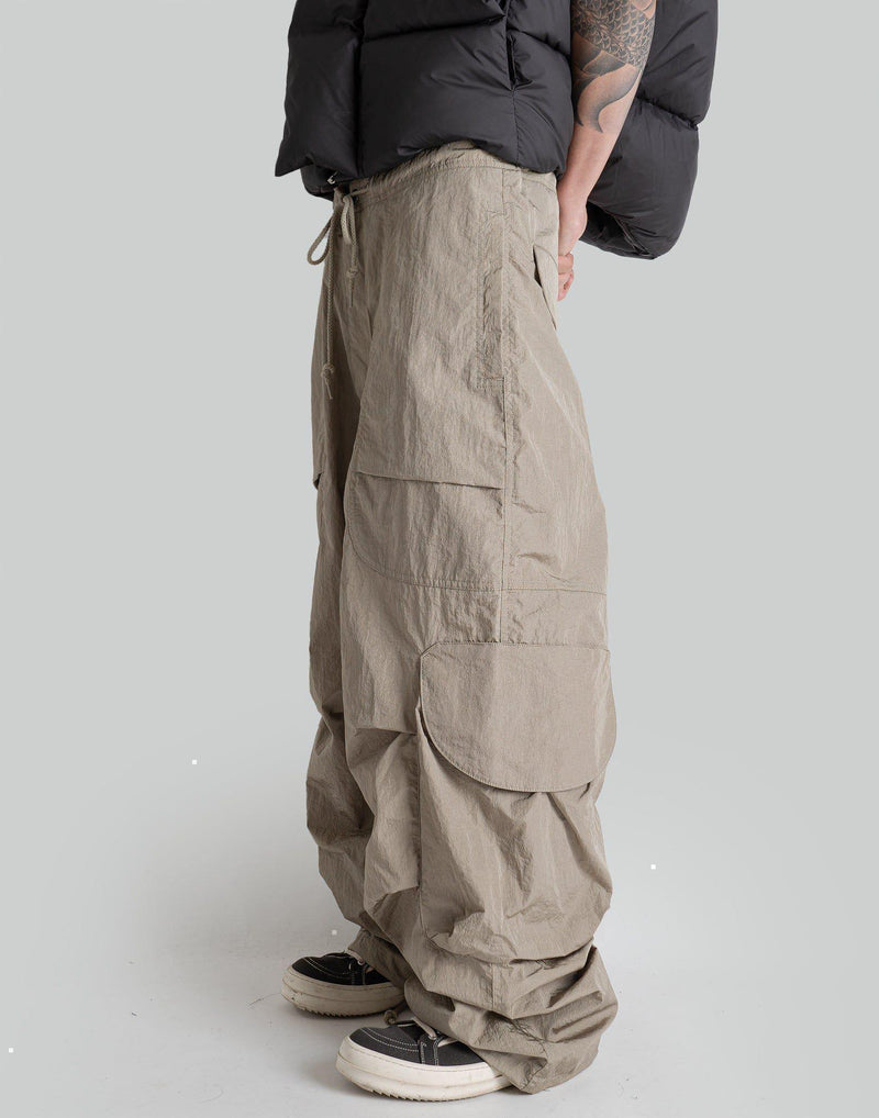 entire studios - FREIGHT CARGO - 082plus