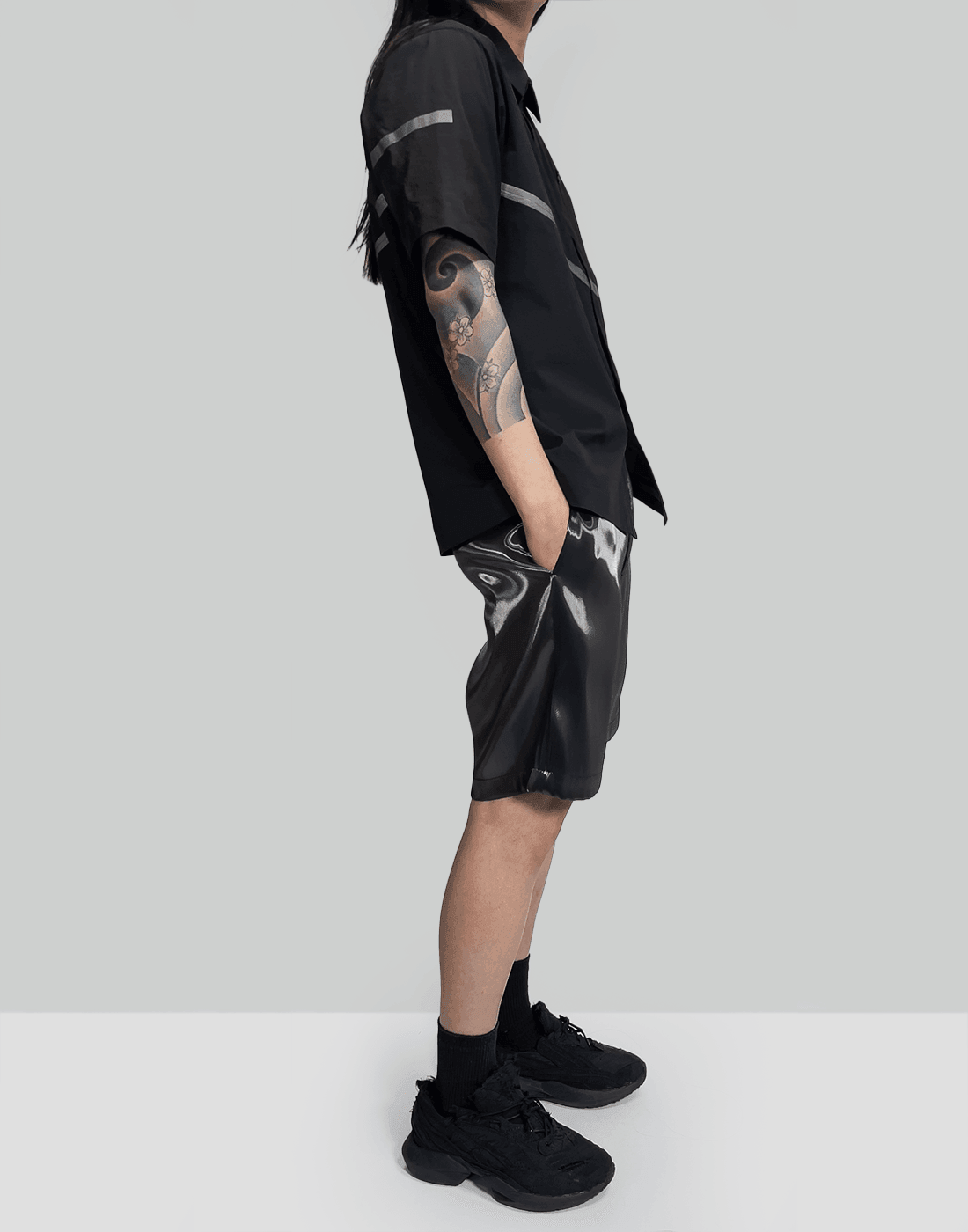 エリオットエミル HELIOT EMIL Liquid Metal Bermuda Shorts