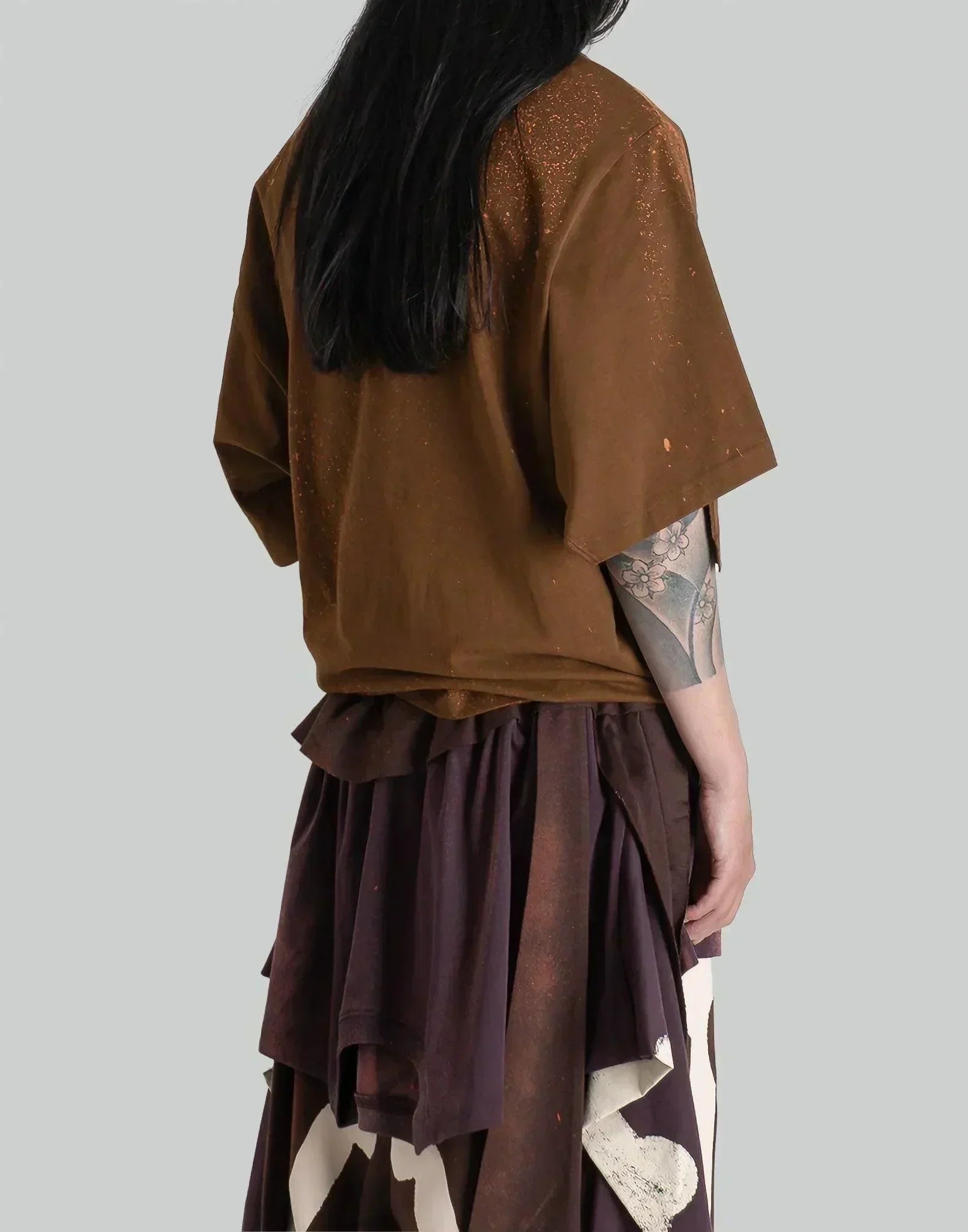 【SANKUANZ】BROWN BLEACH DAGGER PRINTED T-SHIRT SANKUANZ Dagger Print Deconstructed T-Shirt – 082plus